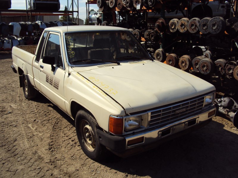 1985 Toyota Pick Up Truck Xtra Cab Dlx Model 2 4l Carburetor Mt 5
