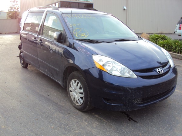 2006 TOYOTA SIENNA 31K MILES, V6 , AUTOMATIC TRANSMISSION, STK # Z10078