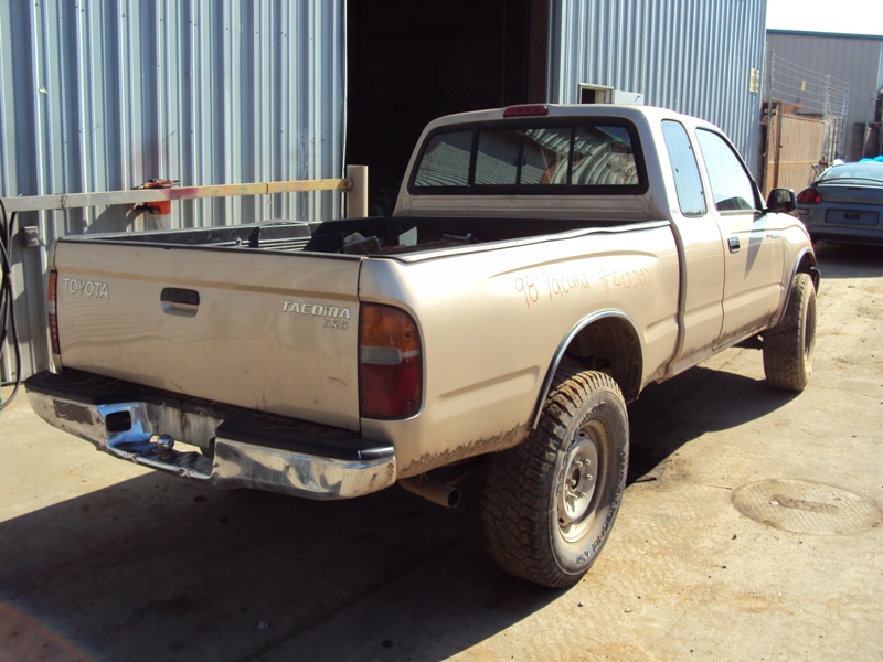 1998 TOYOTA XTRA CAB DLX MODEL SR5 2.7L MT 4X4 COLOR GOLD STK