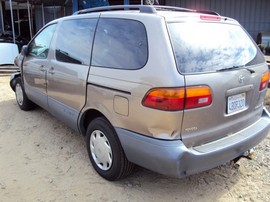 1998 TOYOTA SIENNA COLOR-GOLD STK# Z10093