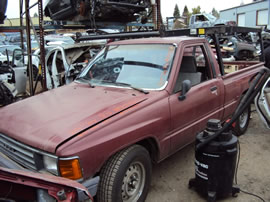 1987 TOYOTA PICK UP STD MODEL REGULAR CAB 2.4L CARBURETOR MT 2WD COLOR MAROON Z14612