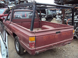 1987 TOYOTA PICK UP STD MODEL REGULAR CAB 2.4L CARBURETOR MT 2WD COLOR MAROON Z14612