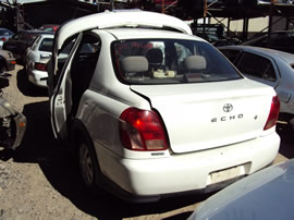 2002 TOYOTA ECHO 4 DOOR SEDAN STD MODEL 1.5L MT FWD COLOR WHITE Z14628