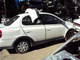 2002 TOYOTA ECHO 4 DOOR SEDAN STD MODEL 1.5L MT FWD COLOR WHITE Z14628