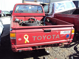 1985 TOYOTA PICK UP TRUCK REGULAR CAB STANDARD MODEL 2.4L CARBURETOR MT 4 SPEED 2WD COLOR RED Z14634