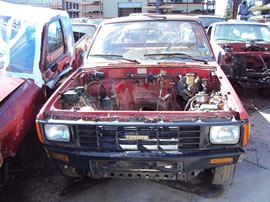 1985 TOYOTA PICK UP TRUCK REGULAR CAB STANDARD MODEL 2.4L CARBURETOR MT 4 SPEED 2WD COLOR RED Z14634