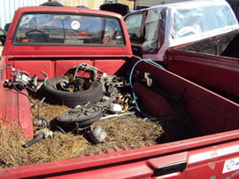 1985 TOYOTA PICK UP TRUCK REGULAR CAB STANDARD MODEL 2.4L CARBURETOR MT 4 SPEED 2WD COLOR RED Z14634
