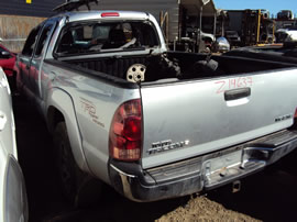 2005 TOYOTA TACOMA ACCESS CAB PRE-RUNNER MODEL WITH TRD 4.0L V6 AT 4X4 COLOR SILVER Z14637