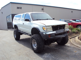 1998 TOYOTA TACOMA XTRA CAB DELUXE MODEL WITH TRD PACKAGE 3.4L V6 MT 4X4 WITH REAR DIFF LOCK COLOR WHITE STK Z13413