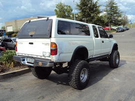 1998 TOYOTA TACOMA XTRA CAB DELUXE MODEL WITH TRD PACKAGE 3.4L V6 MT 4X4 WITH REAR DIFF LOCK COLOR WHITE STK Z13413