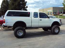 1998 TOYOTA TACOMA XTRA CAB DELUXE MODEL WITH TRD PACKAGE 3.4L V6 MT 4X4 WITH REAR DIFF LOCK COLOR WHITE STK Z13413