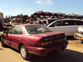 1992 TOYOTA CAMRY 4 DOOR SEDAN DX MODEL 2.2L AT FWD COLOR RED Z14671