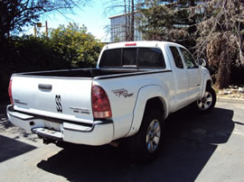 2005 TOYOTA TACOMA XTRA CAB PRE RUNNER SR5 WITH TRD PACKAGE 4.0L V6 AT 2WD COLOR WHITE Z14674