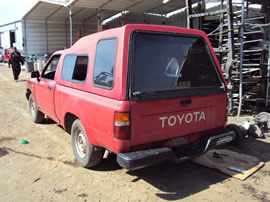 1994 TOYOTA PICK UP TRUCK  STD MODEL REGULAR CAB 2.4L EFI MT 2WD COLOR RED Z14681