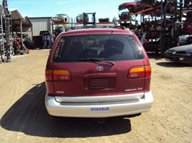 1999 TOYOTA SIENNA VAN XLE MODEL 5 DOORS 3.0L V6 AT FWD COLOR RED Z14683