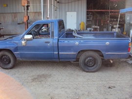 1987 TOYOTA PICKUP TRUCK REGULAR CAB SHORT BED STD MODEL 2.4L CARB MT 4 SPEED 2WD COLOR BLUE Z14689