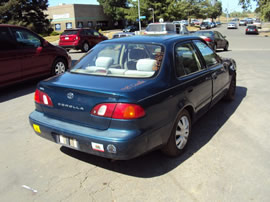 1998 TOYOTA COROLLA 4 DOOR SEDAN CE MODEL 1.8L AT WITH OVERDRIVE COLOR BLUE Z14691