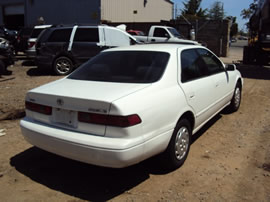 1998 TOYOTA CAMRY 4 DOOR SEDAN LE MODEL 2.2L AT FWD COLOR WHITE Z14695