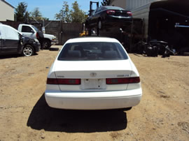 1998 TOYOTA CAMRY 4 DOOR SEDAN LE MODEL 2.2L AT FWD COLOR WHITE Z14695