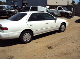 1998 TOYOTA CAMRY 4 DOOR SEDAN LE MODEL 2.2L AT FWD COLOR WHITE Z14695