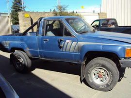 1987 TOYOTA PICK UP TRUCK SR5 MODEL REGULAR CAB 2.4L EFI MT 4X4 COLOR BLUE Z13458