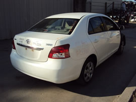 2009 TOYOTA YARIS 4 DOOR SEDAN 1.5L AT FWD COLOR WHITE  Z13469