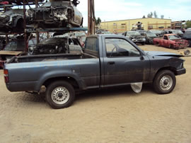 1991 TOYOTA PICK UP TRUCK STD MODEL REGULAR CAB SHORT BED 2.4L EFI MT 2WD COLOR GRAY Z14711