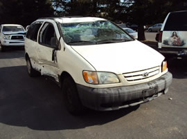 2002 TOYOTA SIENNA VAN CE MODEL 3.0L V6 AT FWD COLOR WHITE Z13482