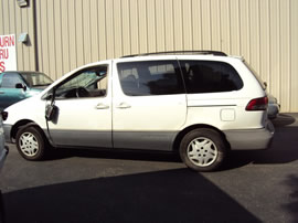 2002 TOYOTA SIENNA VAN CE MODEL 3.0L V6 AT FWD COLOR WHITE Z13482