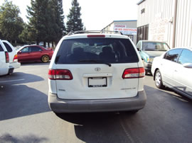 2002 TOYOTA SIENNA VAN CE MODEL 3.0L V6 AT FWD COLOR WHITE Z13482