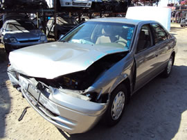 1998 TOYOTA CAMRY 4 DOOR SEDAN LE MODEL 2.2L FEDERAL  EMISSIONS AT FWD COLOR SILVER Z14736