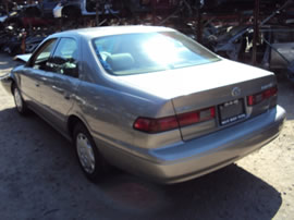 1998 TOYOTA CAMRY 4 DOOR SEDAN LE MODEL 2.2L FEDERAL  EMISSIONS AT FWD COLOR SILVER Z14736
