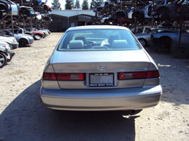 1998 TOYOTA CAMRY 4 DOOR SEDAN LE MODEL 2.2L FEDERAL  EMISSIONS AT FWD COLOR SILVER Z14736