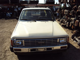 1985 TOYOTA PICK UP TRUCK XTRA CAB DLX MODEL 2.4L CARBURETOR MT 5 SPEED 2WD COLOR BEIGE Z14737