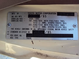 1985 TOYOTA PICK UP TRUCK XTRA CAB DLX MODEL 2.4L CARBURETOR MT 5 SPEED 2WD COLOR BEIGE Z14737