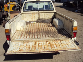 1985 TOYOTA PICK UP TRUCK XTRA CAB DLX MODEL 2.4L CARBURETOR MT 5 SPEED 2WD COLOR BEIGE Z14737