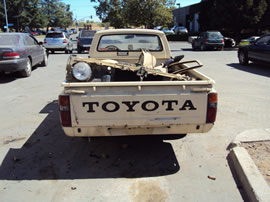 1983 TOYOTA PICK UP TRUCK STANDARD MODEL REGULAR CAB 2.4L CARBURETOR MT 2WD COLOR TAN Z13520