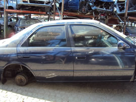 1998 TOYOTA CAMRY 4 DOOR SEDAN XLE MODEL 2.2L AT FWD COLOR BLUE Z14746