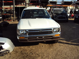 1993 TOYOTA PICK UP TRUCK XTRA CAB DLX MODEL 2.4L EFI MT 5 SPEED 2WD COLOR WHITE Z14760