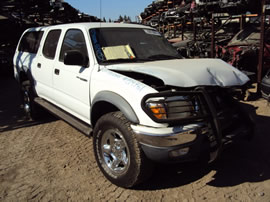 2001 TOYOTA TACOMA DOUBLE CAB LX SR5 MODEL WITH TRD PACKAGE 3.4L V6 AT 4X4 W ELECTRIC LOCKER COLOR WHITE Z14761