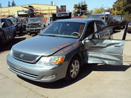 2002 TOYOTA AVALON 4 DOOR SEDAN XLS MODEL 3.0L V6 AT FWD COLOR SILVER METALLIC Z13533