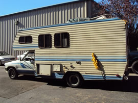 1985 TOYOTA PICK UP MOBILE HOME REGULAR CAB DLX MODEL 2.4L EFI AT 2WD COLOR WHITE Z13541