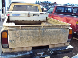 1973 TOYOTA PICK UP TRUCK REGULAR CAB STANDARD MODEL 2.0L MT 2WD COLOR BEIGE Z14775