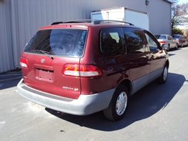 2001 TOYOTA SIENNA VAN 5 DOOR DUAL SLIDE SIDE DOORS LE MODEL 3.0L V6 AT FWD COLOR RED Z13546