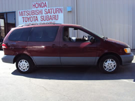 2001 TOYOTA SIENNA VAN 5 DOOR DUAL SLIDE SIDE DOORS LE MODEL 3.0L V6 AT FWD COLOR RED Z13546