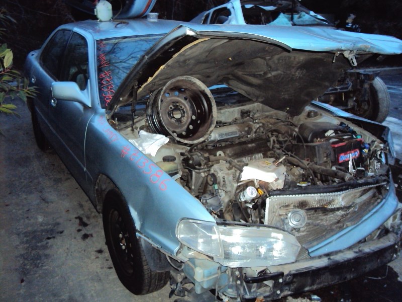 1994 TOYOTA CAMRY 4 DOOR SEDAN LE MODEL 2.2L AT FWD COLOR SILVER Z13586