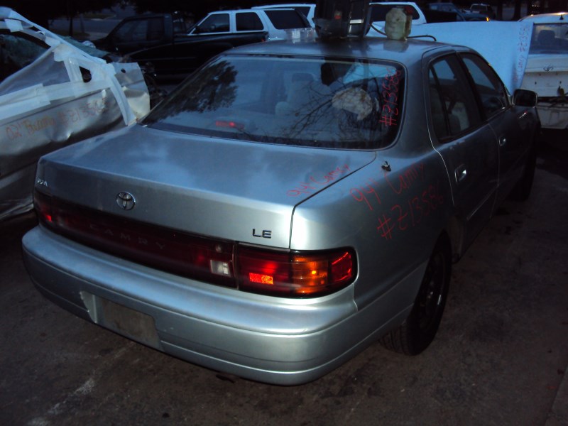 1994 TOYOTA CAMRY 4 DOOR SEDAN LE MODEL 2.2L AT FWD COLOR SILVER Z13586