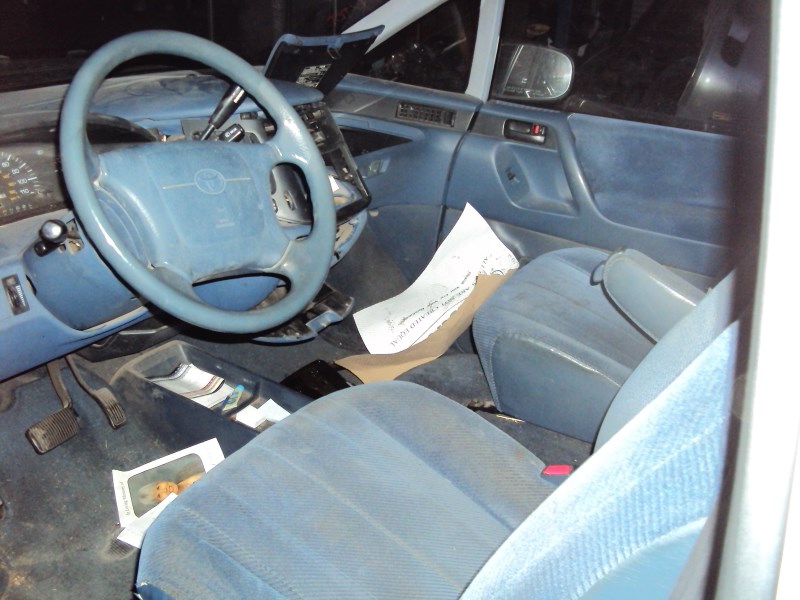 1993 TOYOTA PREVIA VAN LE MODEL 2.4L AT 2WD COLOR WHITE Z13585