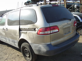 2003 TOYOTA SIENNA STK# Z09042
