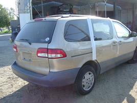 2003 TOYOTA SIENNA STK# Z09042